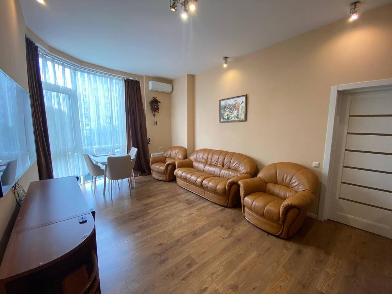 Apartment On Dragomirova キエフ エクステリア 写真