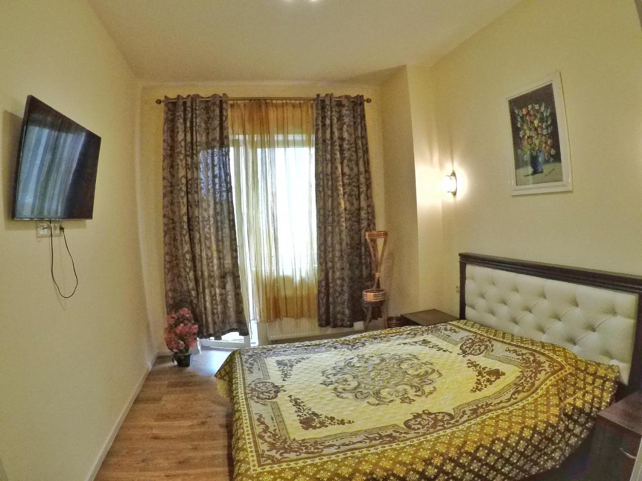 Apartment On Dragomirova キエフ エクステリア 写真